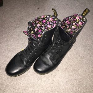 Women’s Size 9 Black Floral Doc Martens